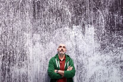 Alfredo Sanzol, ayer en el escenario del teatro de la Abada, horas antes del estreno de <i>En la luna</i>.