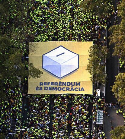 Pancarta desplegada por la Asamblea Nacional Catalana durante la Diada en Barcelona, el 11 de septiembre de 2017.