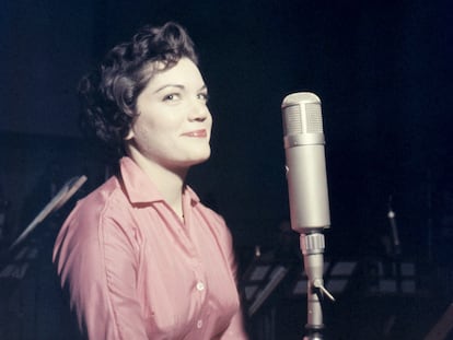 Connie Franci, en una grabación de estudio, circa 1959, en Nueva York. 