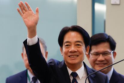 Taiwan's Vice President William Lai waves at Taoyuan International Airport before his departure to the United States for a stopover in New York on his way to Paraguay, in Taoyuan, Taiwan August 12, 2023.