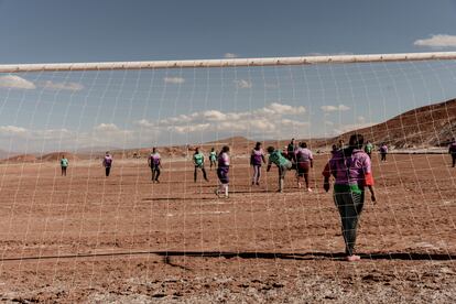 Women play a game to commemorate Labor Day in Tolar Grande, the municipality where La Casualidad is located.