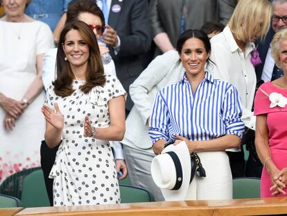 Kate Middleton y Meghan Markle en Wimbledon asistieron juntas a la final femenina del torneo de tenis. Ha sido su primer acto en solitario.