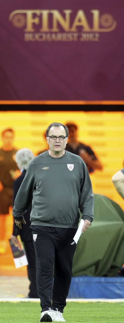 Marcelo Bielsa, al inicio del entrenamiento del Athletic.