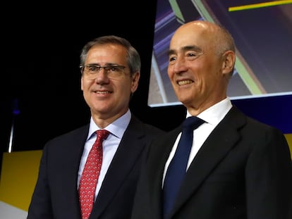 El consejero delegado de Ferrovial, Ignacio Madridejos, junto al presidente de la compañía, Rafael del Pino.