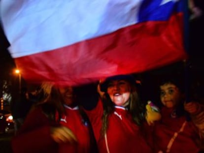 Miles de seguidores celebran el segundo triunfo consecutivo de Chile en la Copa América