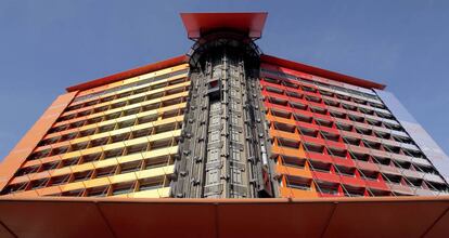 El Hotel Puerta de América cambia de manos.