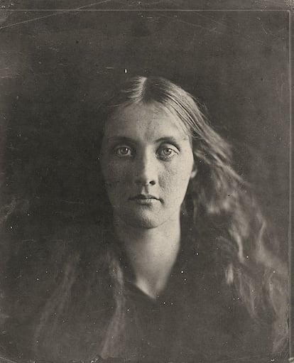Retrato de Julia Jackson, sobrina de la fotógrafa y madre de la escritora Virginia Woolf (1867).