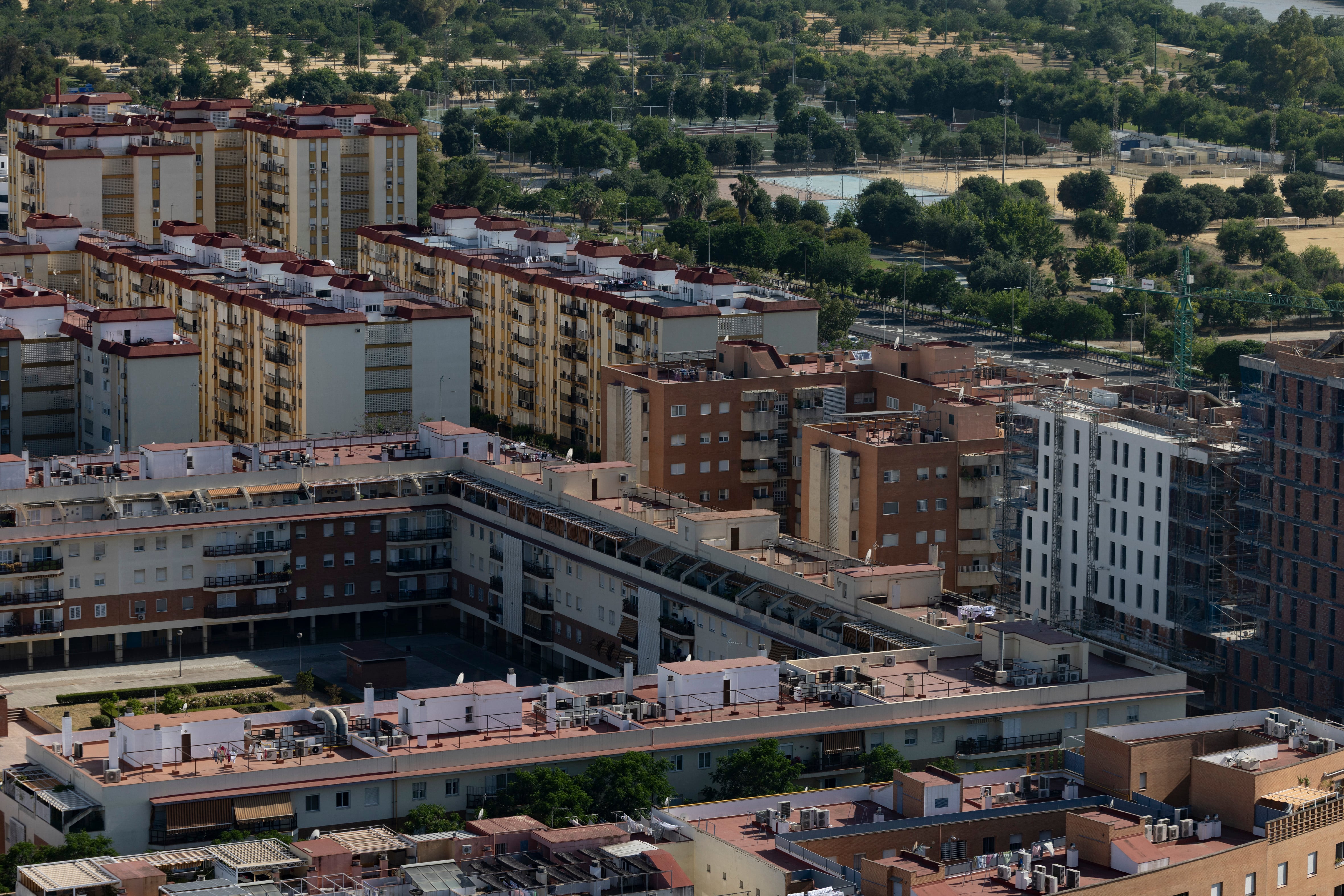 La plusvalía municipal, el impuesto que se dispara un 275% en Barcelona y un 650% en Madrid desde 2020