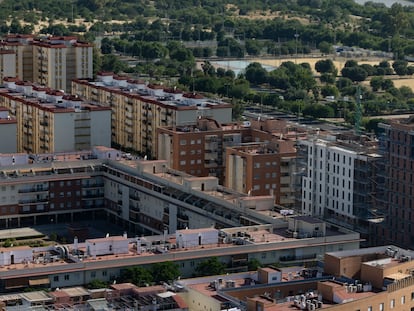 La compra de viviendas encadena cuatro meses de descensos tras caer un 1,8% en abril