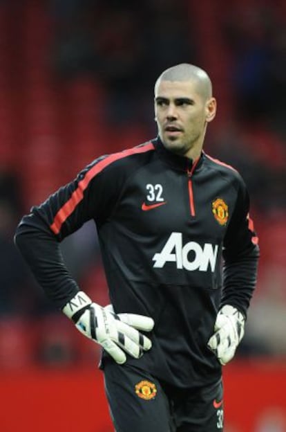 Víctor Valdés, durante un entrenamiento con el Manchester United