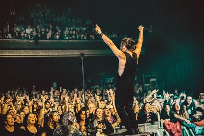 Lauri Ylonen de The Rasmus da un concierto en Londres, el 12 de octubre de 2019.