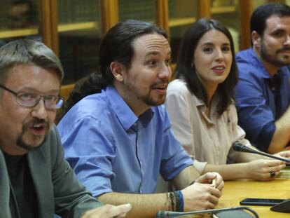 El líder de Podem, Pablo Iglesias, amb Xavier Domènech, Irene Montero i Alberto Garzón.