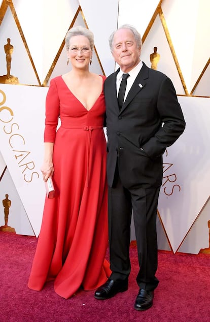 Meryl Streep, nominada por su papel en Los papeles del Pentágono acudió vestida de Dior y acompañada de Don Gummer.