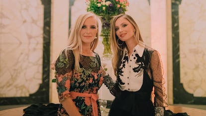 Keren Craig y Georgina Chapman, diseñadora de Marchesa, en el interior del Palau de Pedralbes.