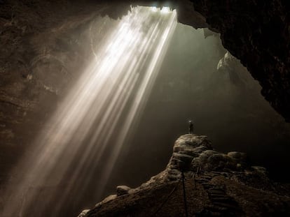 La gruta de Grubug, en Gunung Sewu, un macizo calcáreo situado en el sur de la isla de Java (Indonesia).