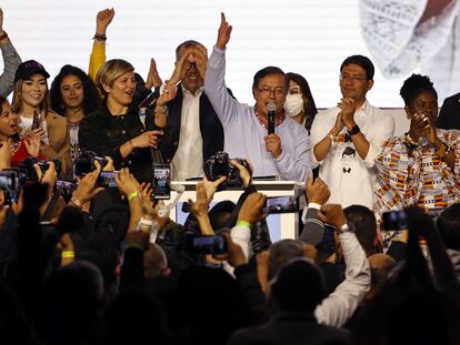 Gustavo Petro, candidato a la Presidencia de Colombia del Pacto Histórico, habla luego de ganar la consulta de su coalición durante las elecciones legislativas EFE/ Mauricio Dueñas Castañeda