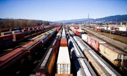 Patio de ferrocarril de Canadian Pacific en Port Coquitlam (British Columbia, Canadá).