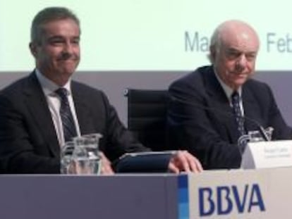 En la imagen, el presidente del BBVA, Francisco Gonz&aacute;lez (d) y el consejero delegado, &Aacute;ngel Cano. 