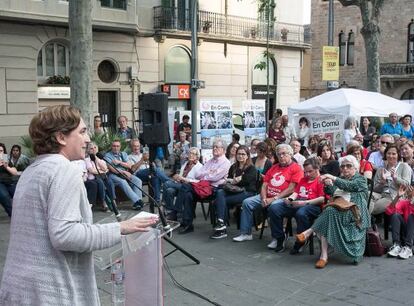 Ada Colau, durante el acto de este lunes en Sarrià.
