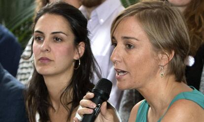 Rita Maestre y Tania Sánchez, en el centro, en una foto de archivo.