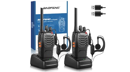 kit de supervivencia en amazon: set de walkie-talkies que integran 16 canales distintos.