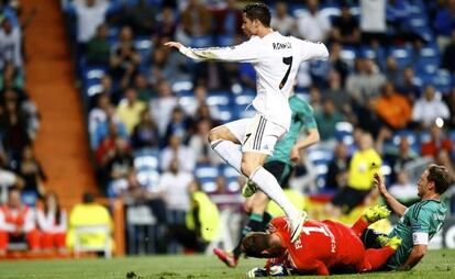 Cristiano marca el primer gol del partido.