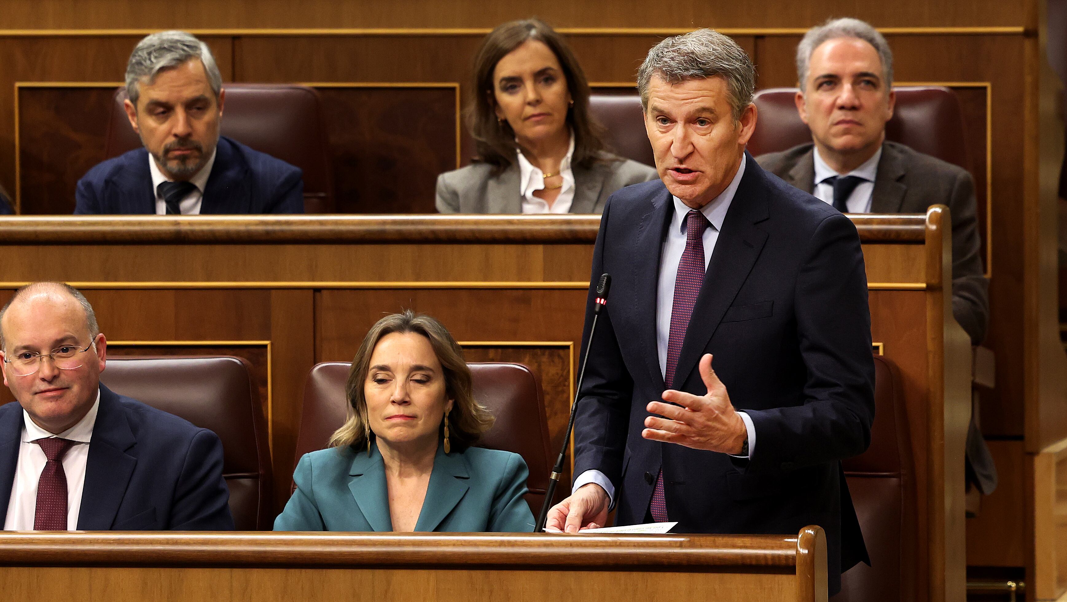 Feijóo: “Quedarse con la mitad de la subida del salario mínimo ni es de justicia ni es progresista”