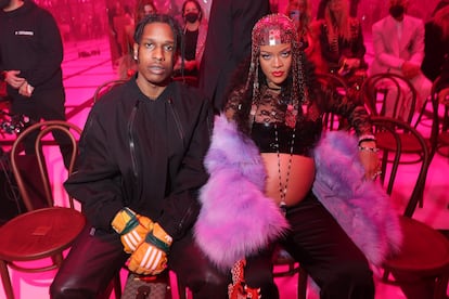 La pareja tampoco se perdió en 2022 la semana de la moda de Milán. Posaron juntos y derrochando actitud en la primera fila del desfile de la colección o-i 2022/23 de Gucci, donde se presentó la colaboración de la firma de lujo italiana con la marca deportiva alemana Adidas.