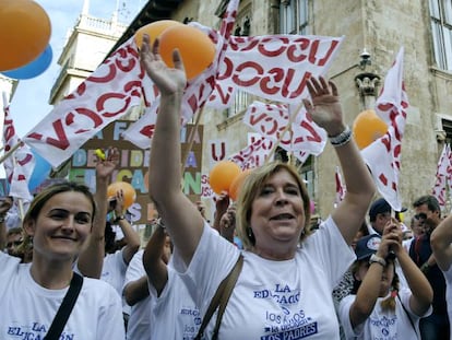 Protesta en Valencia este junio de las familias con hijos en la concertada.