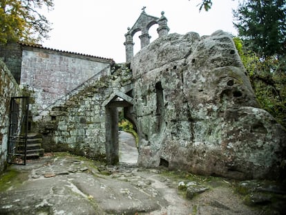 Monasterio rupestre de San Pedro de Rocas, enclavado en la Ribeira Sacra
Óscar Corral
27/11/20