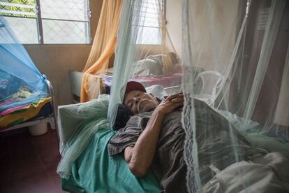 Varios pacientes en la sala habilitada para la detención del virus.