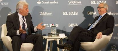 Jean-Claude Juncker y Felipe Gonz&aacute;lez dialogan en el foro &#039;Espa&ntilde;a en Europa&#039;. 