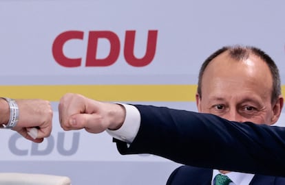 El nuevo líder de la CDU, Friedrich Merz, tras ser ratificado como presidente del partido en un congreso virtual retransmitido desde la sede del partido en Berlín.