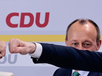 El nuevo líder de la CDU, Friedrich Merz, tras ser ratificado como presidente del partido en un congreso virtual retransmitido desde la sede del partido en Berlín.