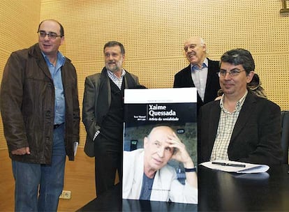 De izquierda a derecha, Xosé Manuel del Caño, José Gómez Alén, Manuel Peña-Rey y Marcos Valcárcel, en el homenaje a Quessada.