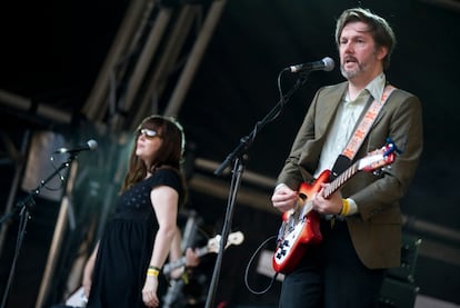 Rachel Evans y David Charlie Feck de Comet Gain actuaron ayer en el Poble Espanyol, escenario que el festival abandon en 2005.