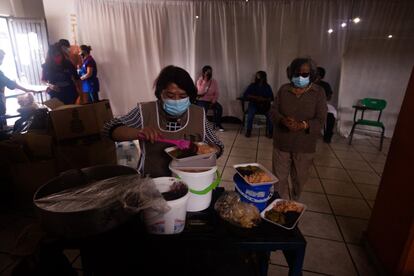 27 familias cuyas viviendas se encuentran dentro de la zona de peligro se han negado a abandonar sus casas.