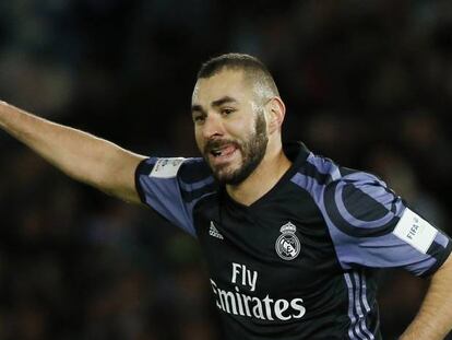 Karim Benzema celebra su gol frente al América