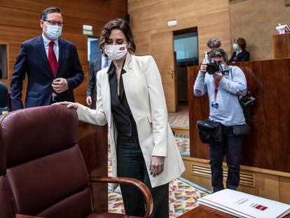 La presidenta de la Comunidad de Madrid, Isabel Díaz Ayuso, a su llegada a la Asamblea el jueves.