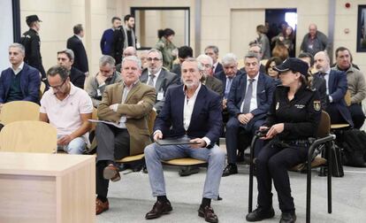 'El Bigotes', Pablo Crespo y Francisco Correa, durante el juicio que se celebró en la Audiencia Nacional, el lunes.