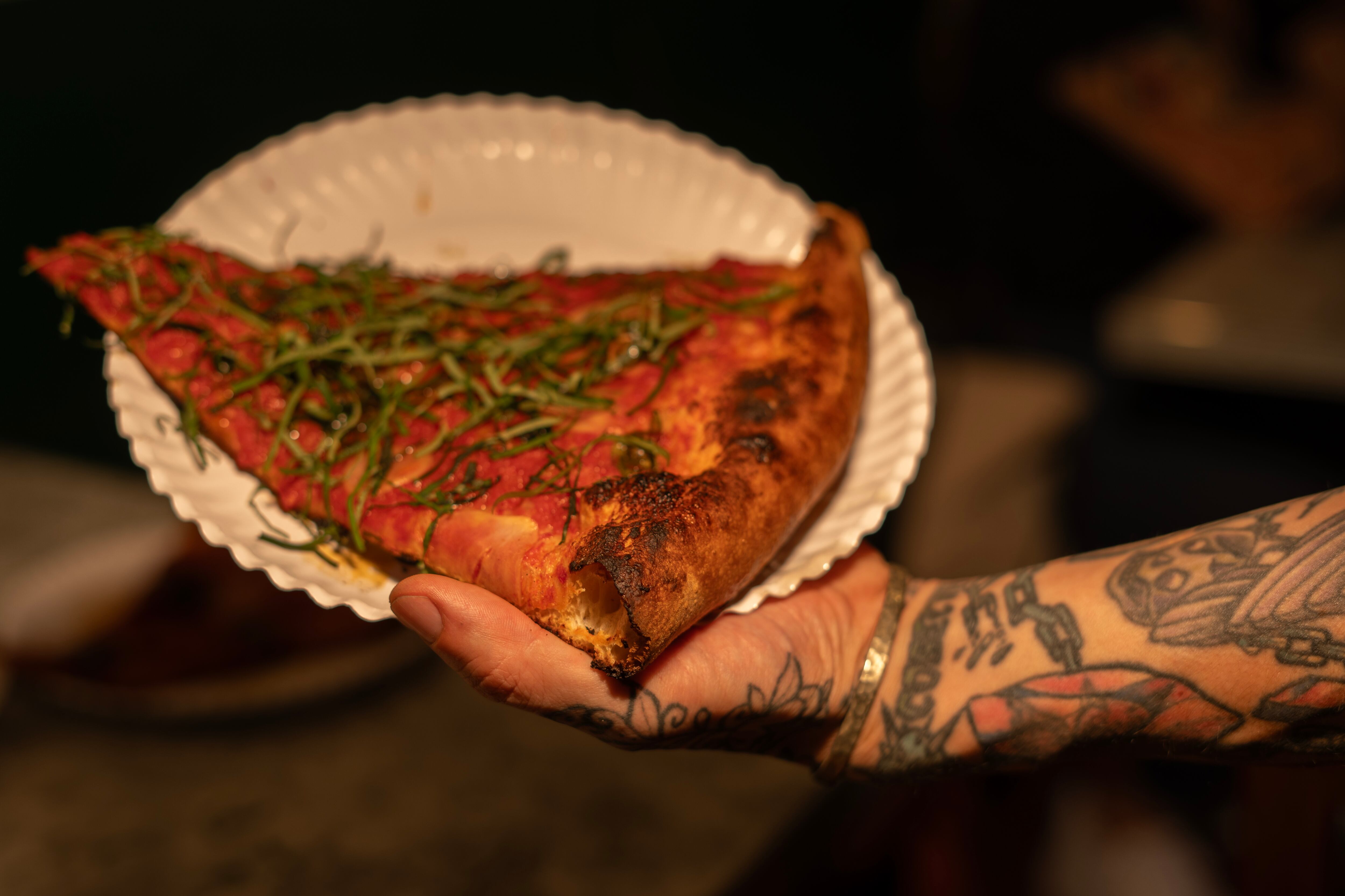 Rebanada marinara en 'Hanks Pizza' .
