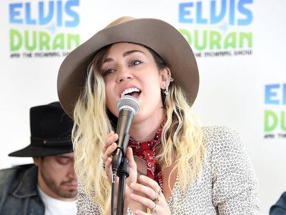 Miley Cyrus presentando su &uacute;ltimo tema en el programa &quot;The Elvis Duran Z100 Morning Show&quot; esta semana en Nueva York.