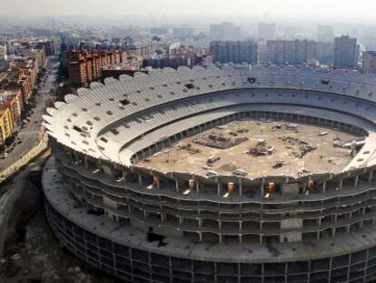 Vista de las obras paralizadas del nuevo estadio de Valencia.