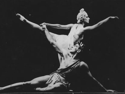 Alicia Alonso y André Eglevsky en 'Apolo Musageta', de George Balanchine.