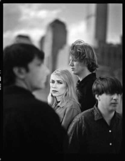 Kim Gordon, junto a Thurston Moore, Lee Ranaldo y Steve Shelley, en los días de Sonic Youth.