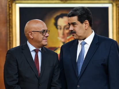 Jorge Rodríguez y Nicolás Maduro en el Palacio de Miraflores, el 27 de junio de 2019.