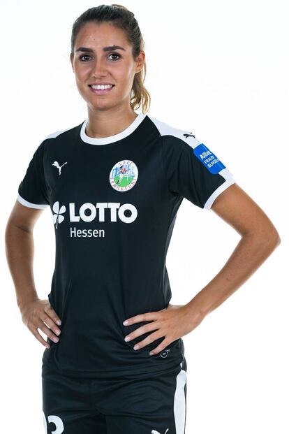 Bibiane Schulze con la camiesta del FFC Frankfurt.