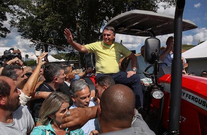 El presidente Jair Bolsonaro este lunes en la feria agrícola Agrishow, en Riberão Preto, São Paulo, su primer acto público en Brasil desde que dejó el poder. 