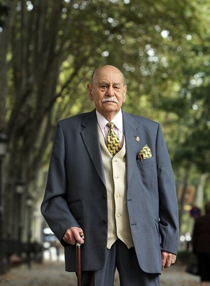 Rafael Romero Muñiz, en el paseo del Prado.