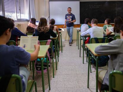 Clase de lectura en un instituto de la provincia de Barcelona, en una imagen de archivo.